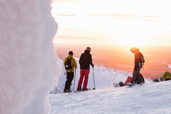 Betriebliche Veranstaltung: Gilt Unfall beim Skitag als Arbeitsunfall?